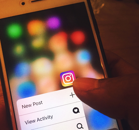Spr&aacute;va fanou&scaron;kovsk&yacute;ch str&aacute;nek na Instagramu